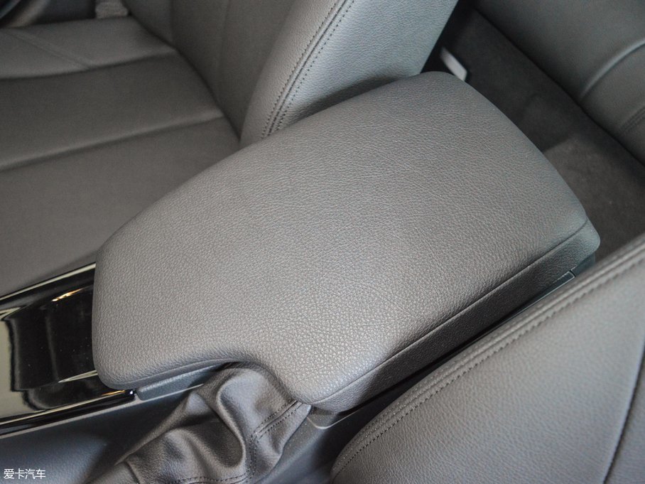 2017��R3ϵ 318Li �r����