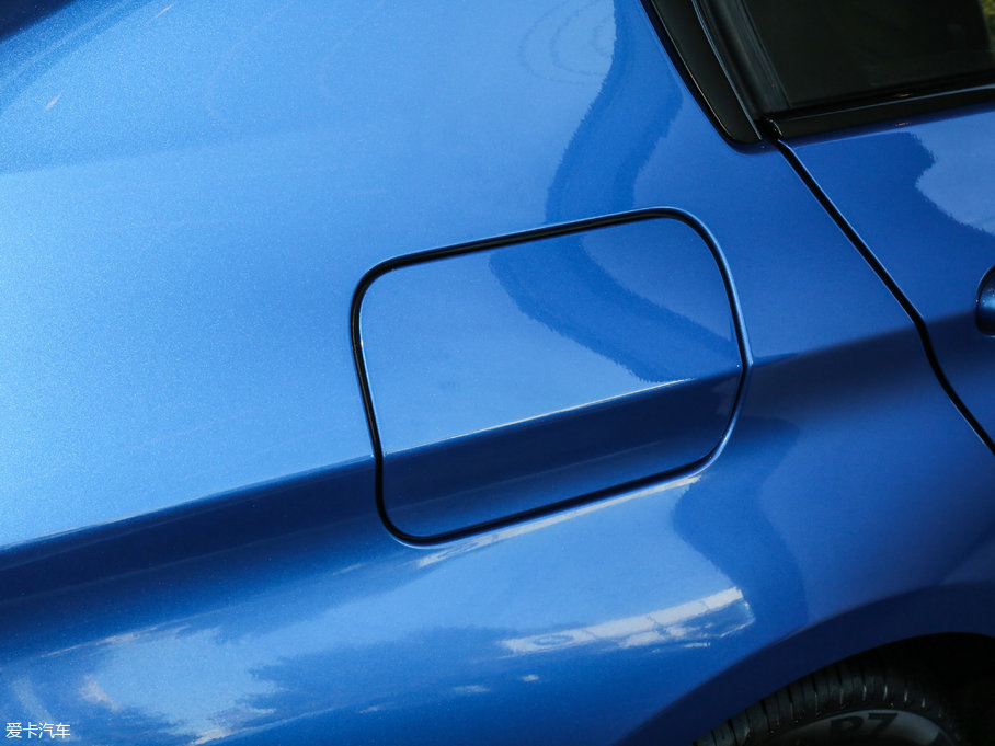 2017R3ϵ 318Li r(sh)