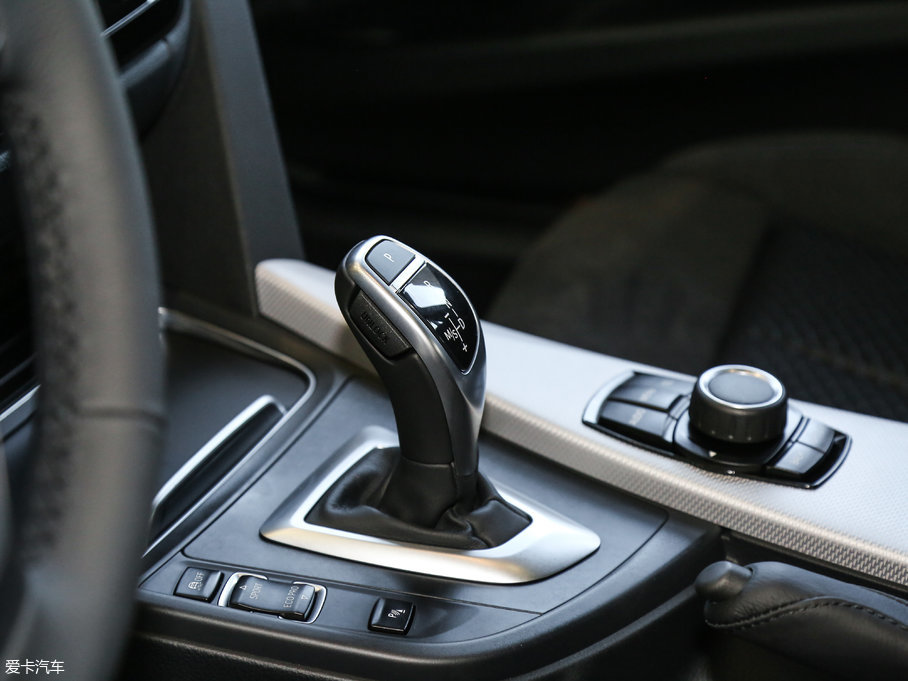 2017��R3ϵ 318Li �r����