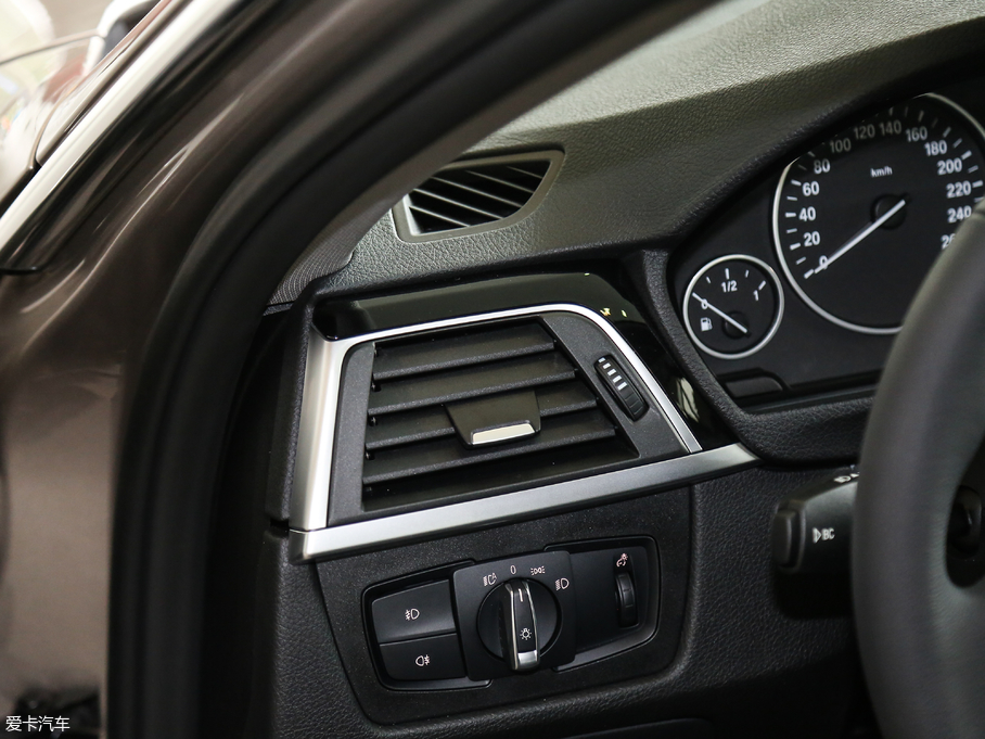 2017��R3ϵ 318Li �r����