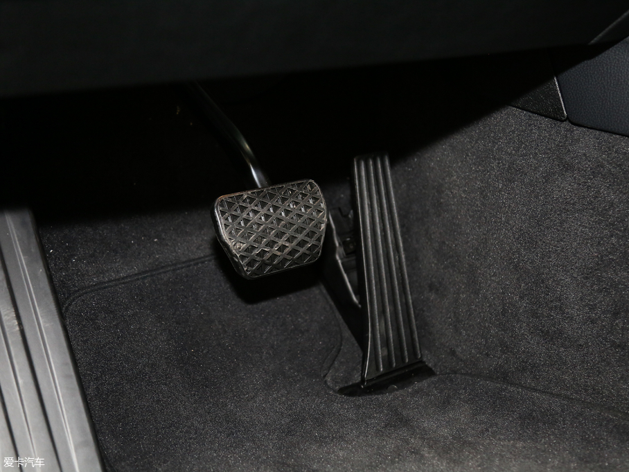 2017R3ϵ 318Li r(sh)