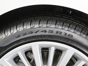 2017320Li xDrive r ݆̥ߴ