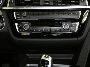 2017320Li xDrive r {{