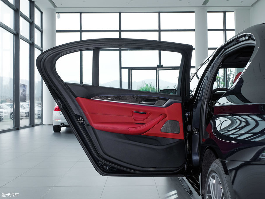 2018R5ϵ 530Li I M\b