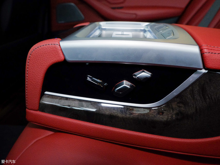 2018R5ϵ 530Li I M\b