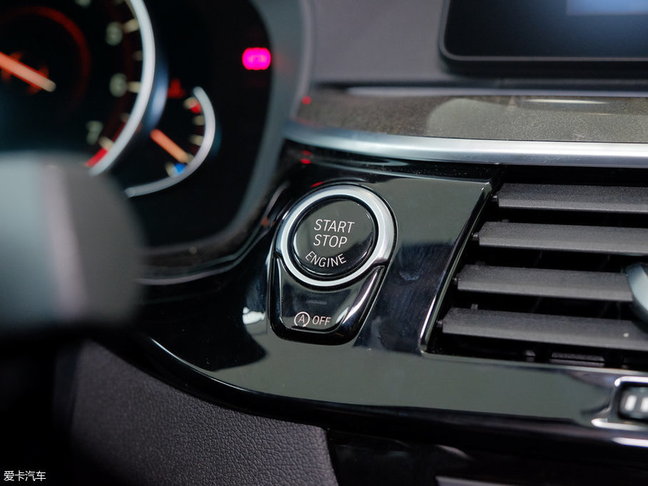 2018R5ϵ 530Li I(lng) M\(yn)b