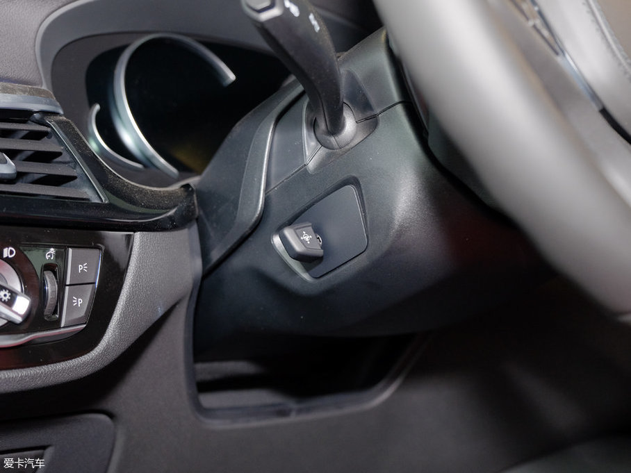 2018R5ϵ 530Li I(lng) M\(yn)(dng)b