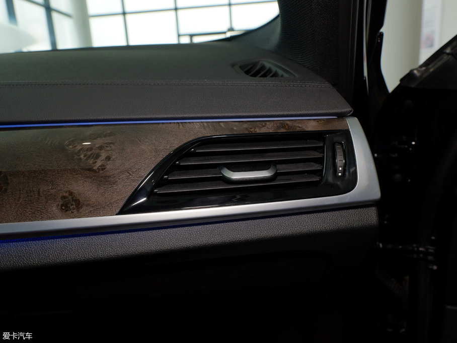 2018R5ϵ 530Li I M\b