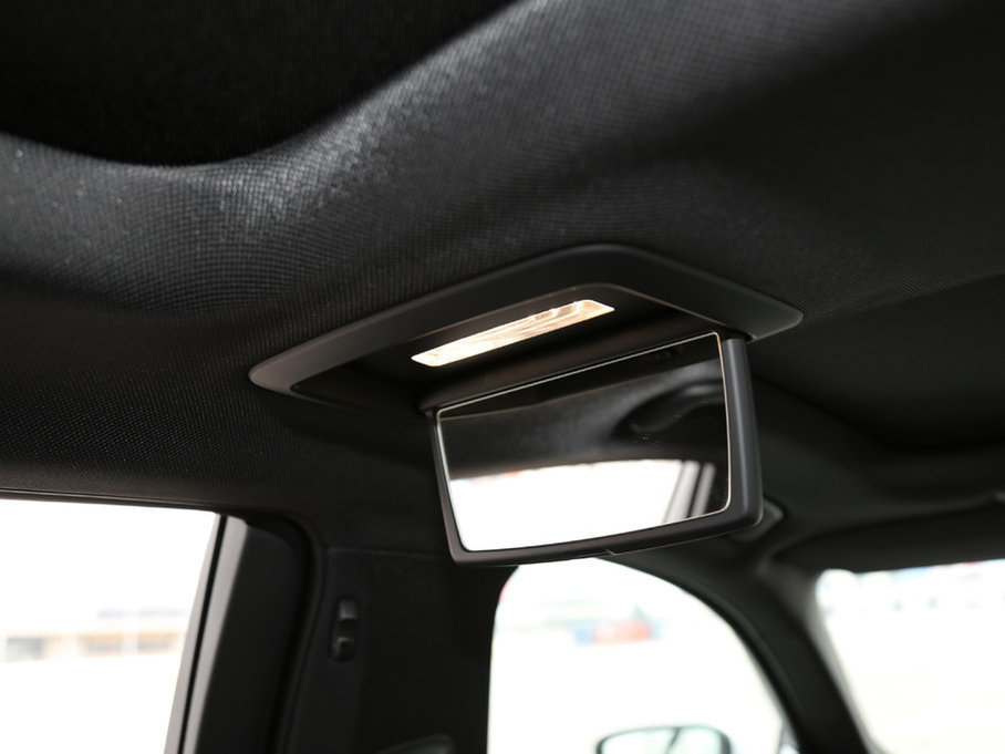 2018��R5ϵ 530Li xDrive M�\�����b