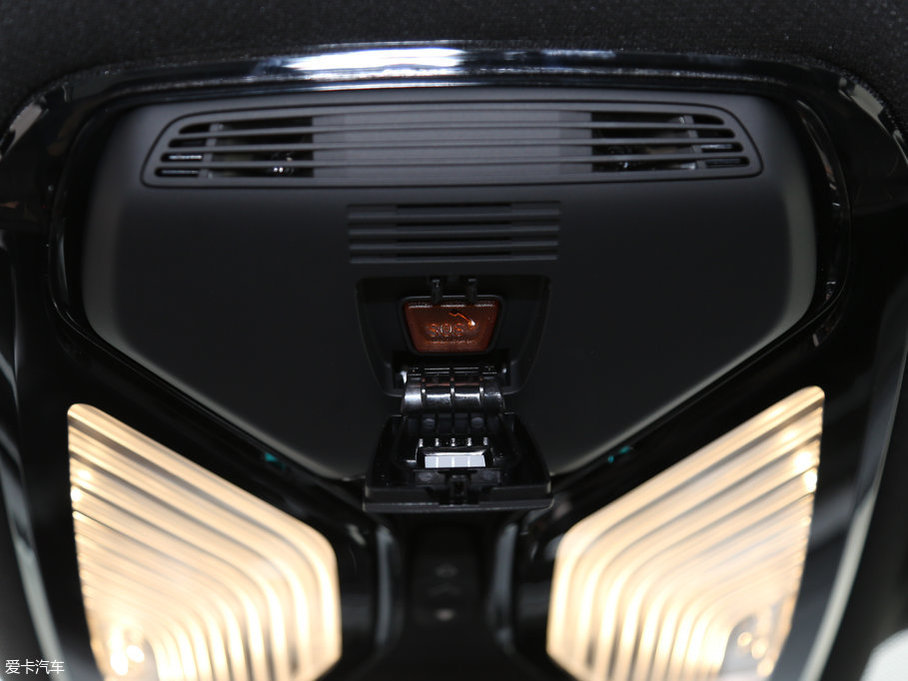 2018��R5ϵ 530Li xDrive M�\�����b