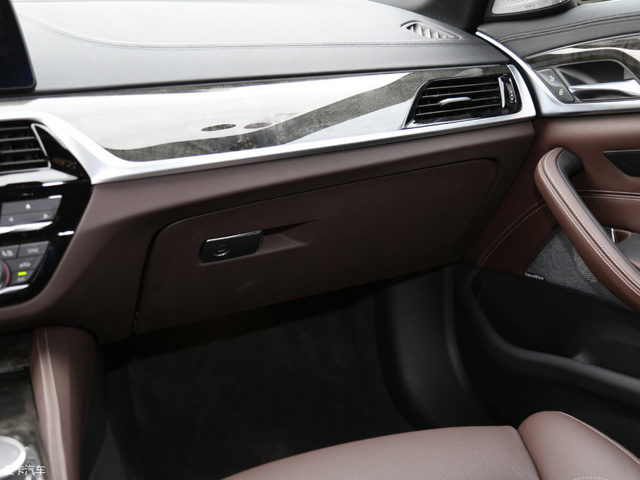 2018��R5ϵ 530Li xDrive M�\(y��n)�����b