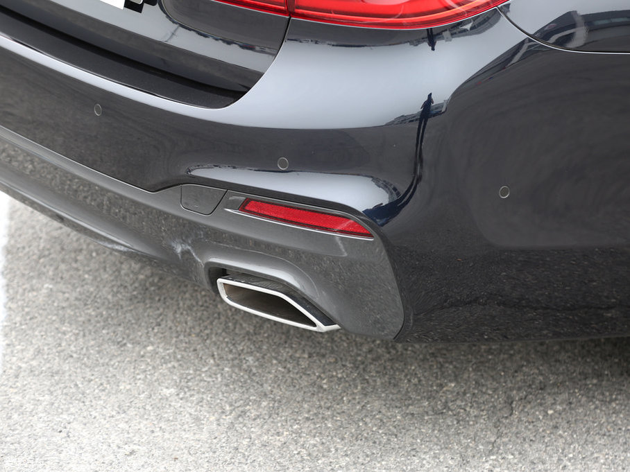 2018R5ϵ 530Li I(lng) M\(yn)(dng)b