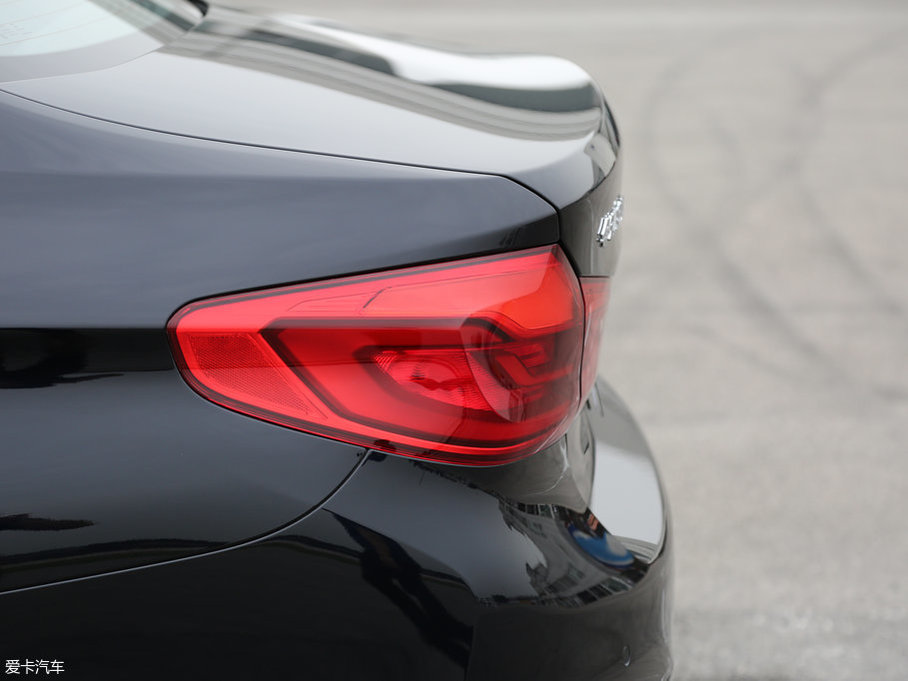 2018R5ϵ 530Li I M\b