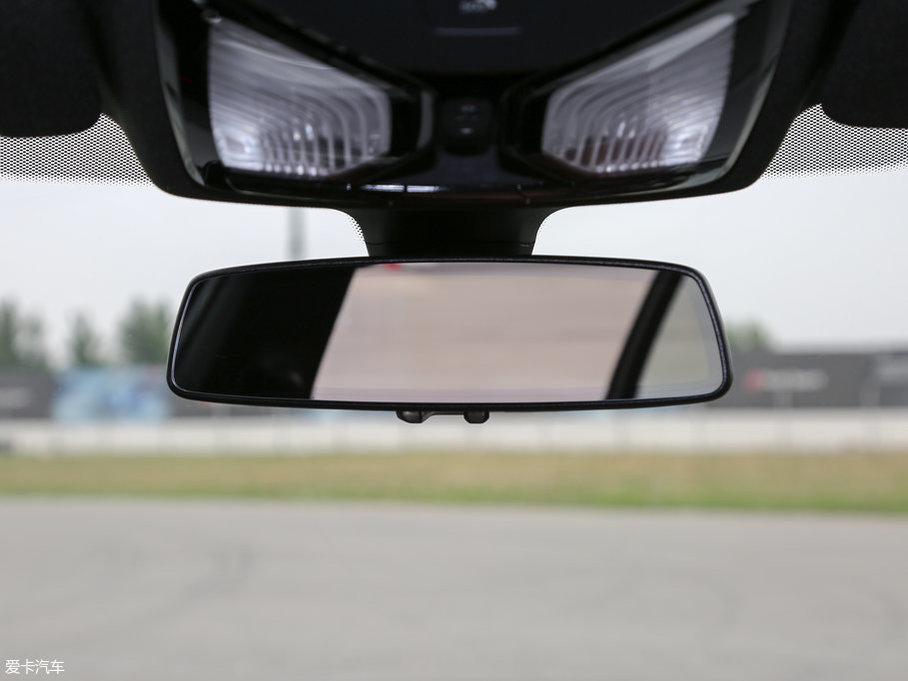 2018R5ϵ 530Li I M\b