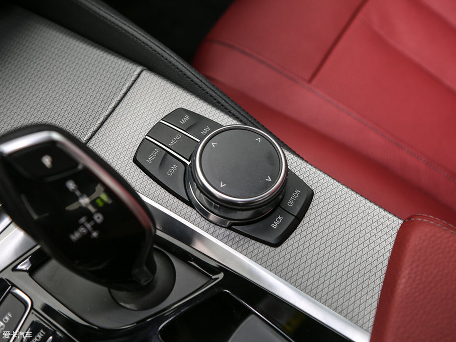 2018R5ϵ 530Li I(lng) M\(yn)(dng)b