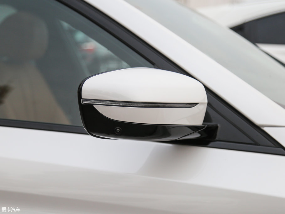 2018R5ϵ 530Li I(lng) M\(yn)b