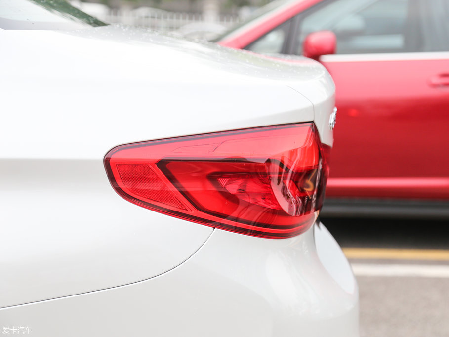 2018R5ϵ 530Li I M\b