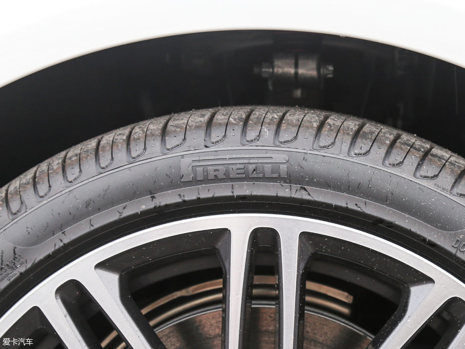 2018R5ϵ 530Li I(lng) M\(yn)b