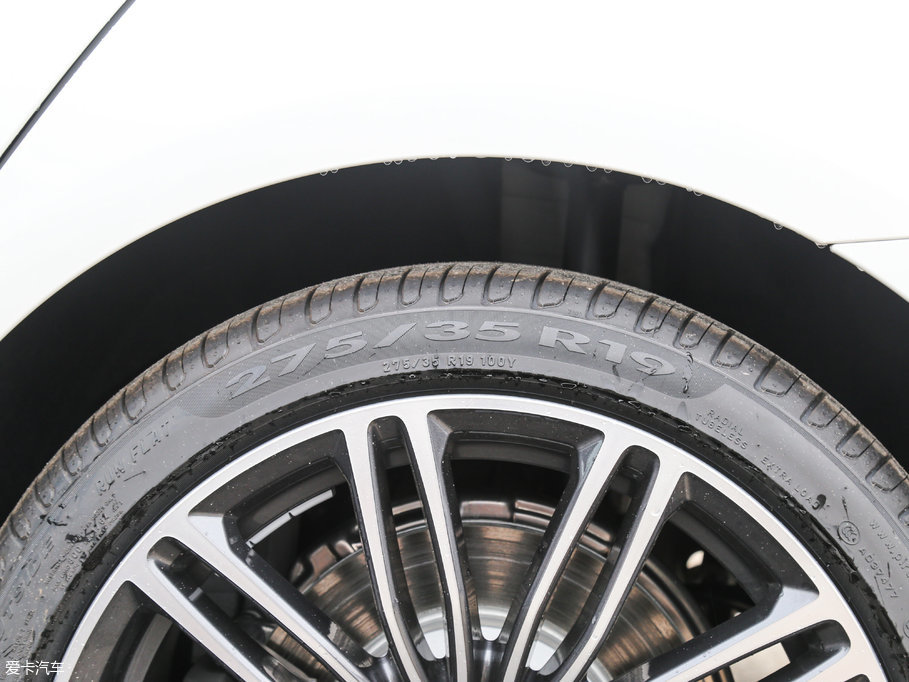 2018R5ϵ 530Li I M\b