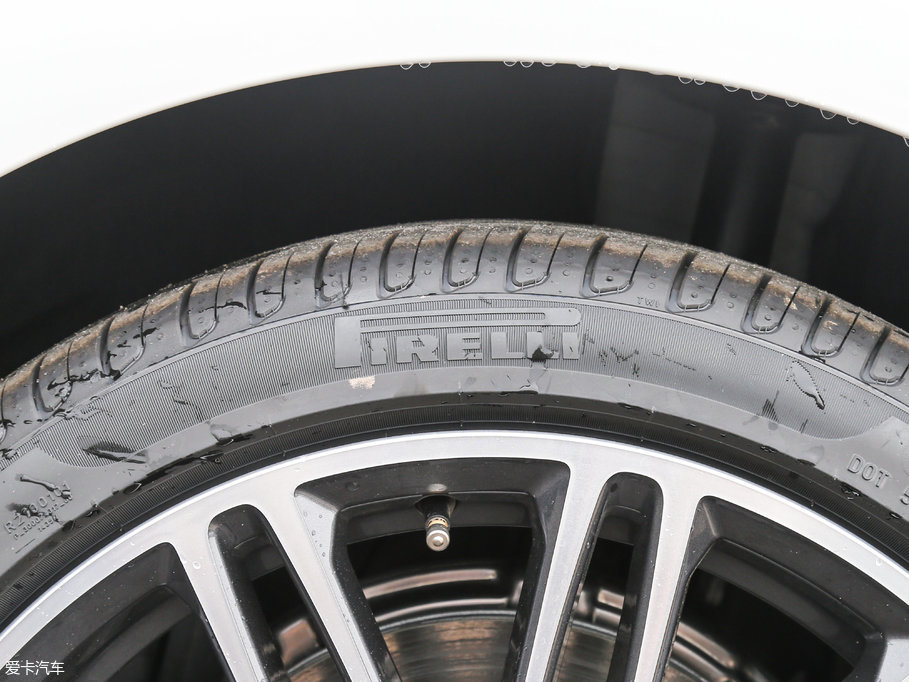 2018R5ϵ 530Li I M\b