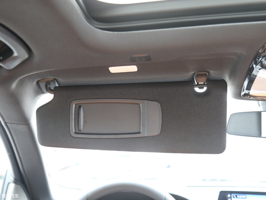 2018R5ϵ 530Li I(lng) M\(yn)(dng)b