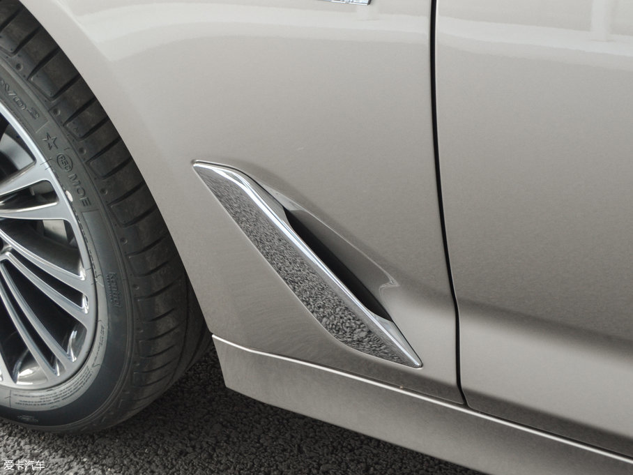 2018��R5ϵ 530Li ������ ���A���b