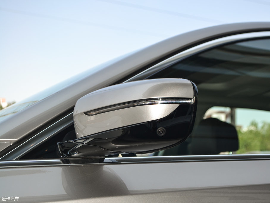 2018��R5ϵ 530Li ������ ���A���b