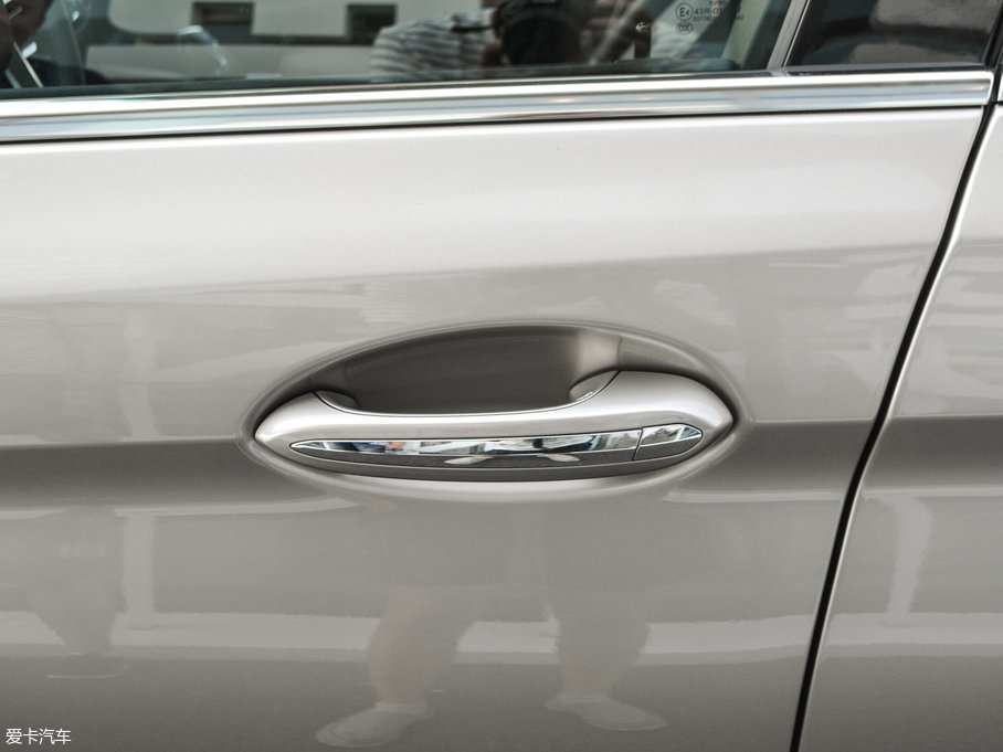 2018��R5ϵ 530Li ������ ���A���b