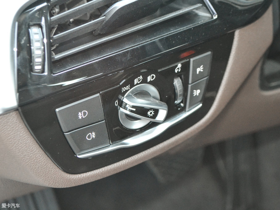 2018��R5ϵ 530Li ������ ���A���b