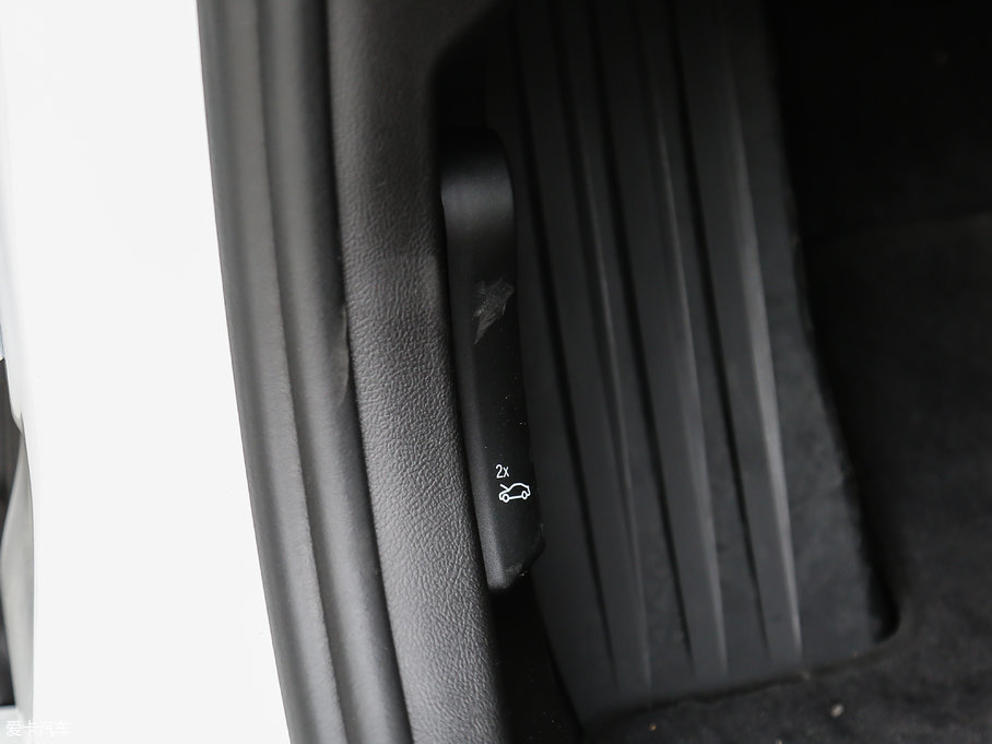 2018R5ϵ 528Li ؄e