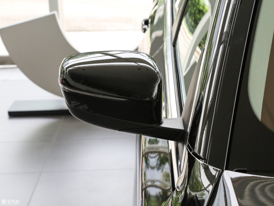 2018R5ϵ 528Li ؄e