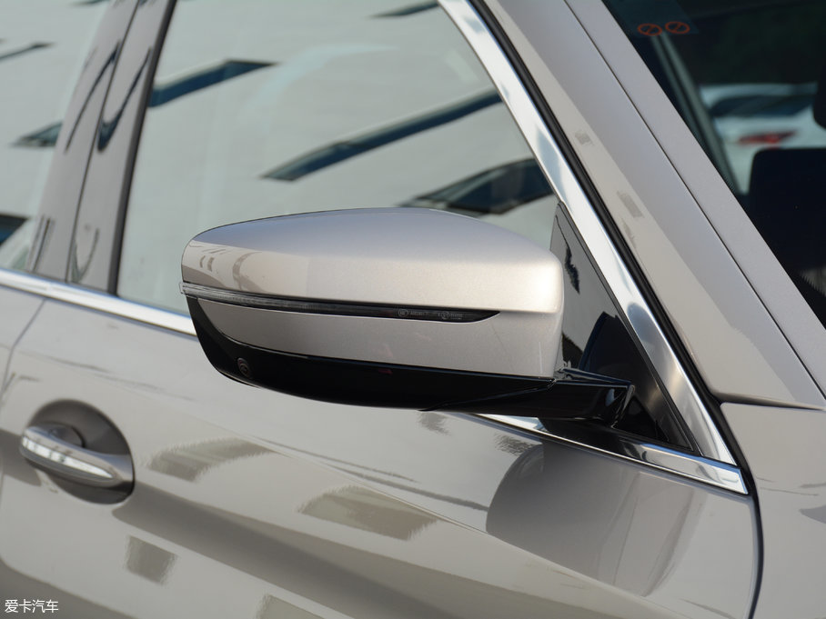 2018��R5ϵ 530Li xDrive ���A���b