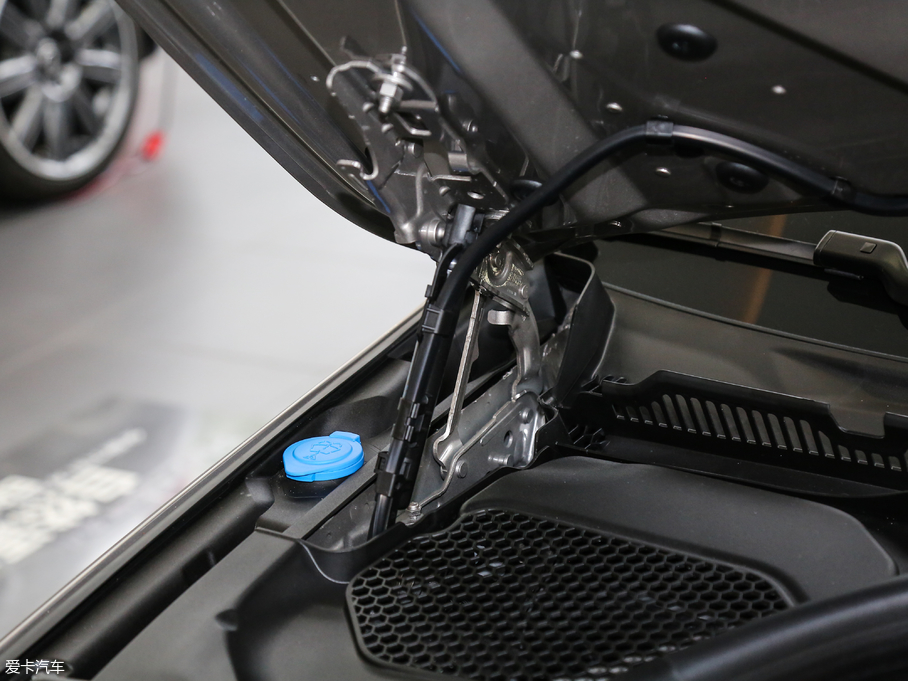 2018R5ϵ 528Li ؄e