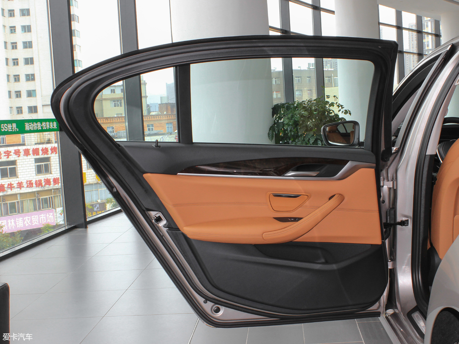 2018R5ϵ 528Li ؄e