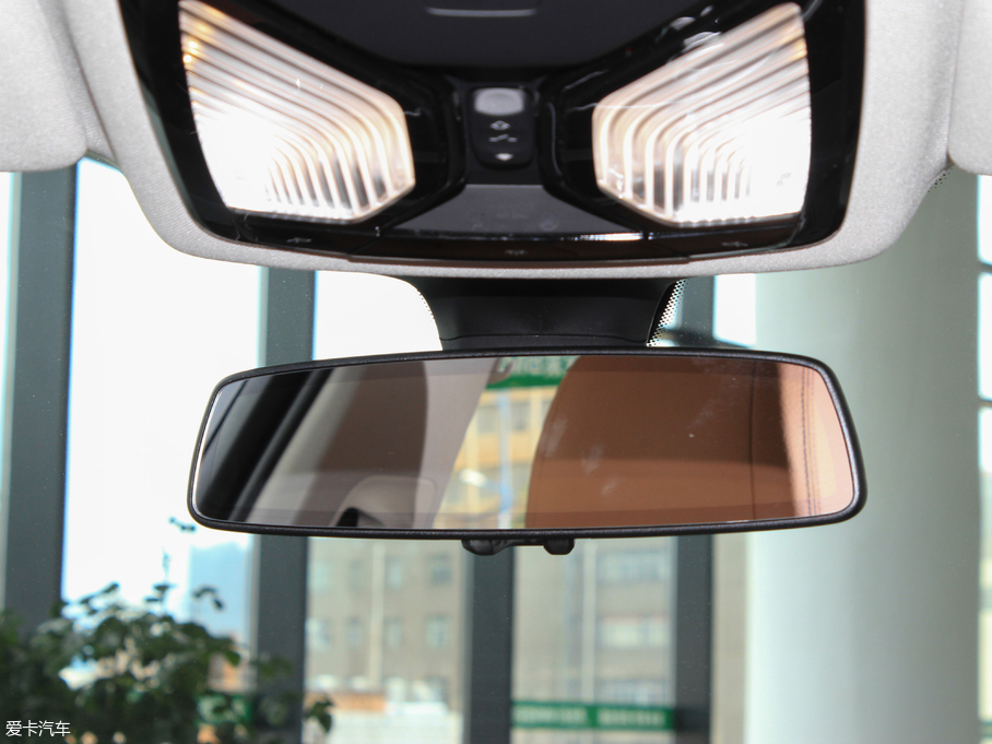 2018R5ϵ 528Li ؄e