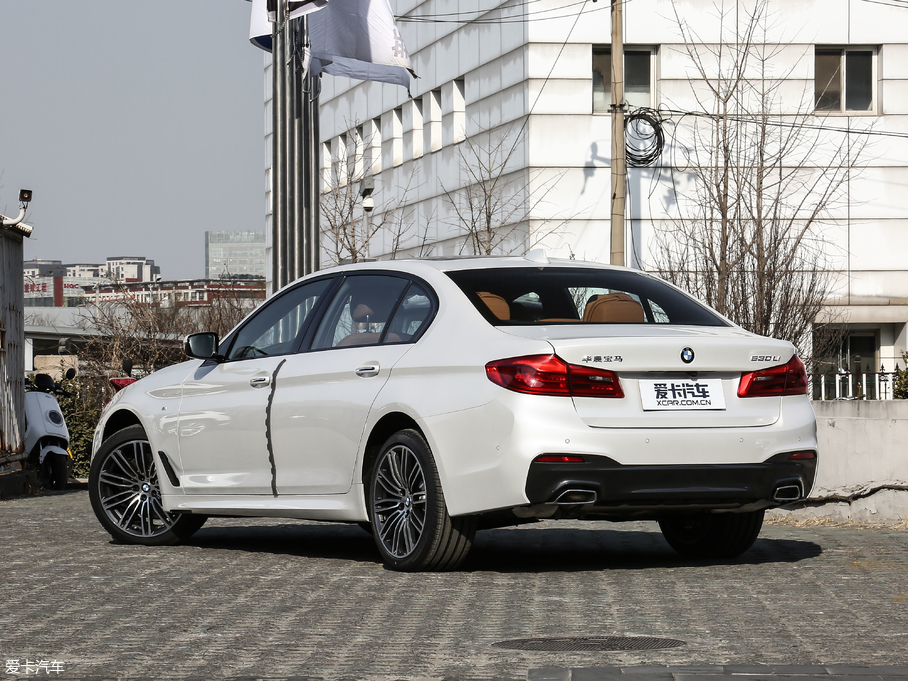 2018款宝马5系 改款 530Li 领先型 M运动套装