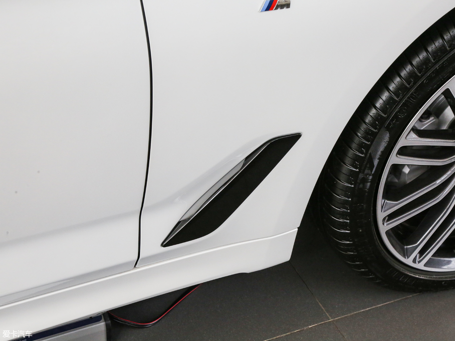 2018��R5ϵ 530Li xDrive ���A���b