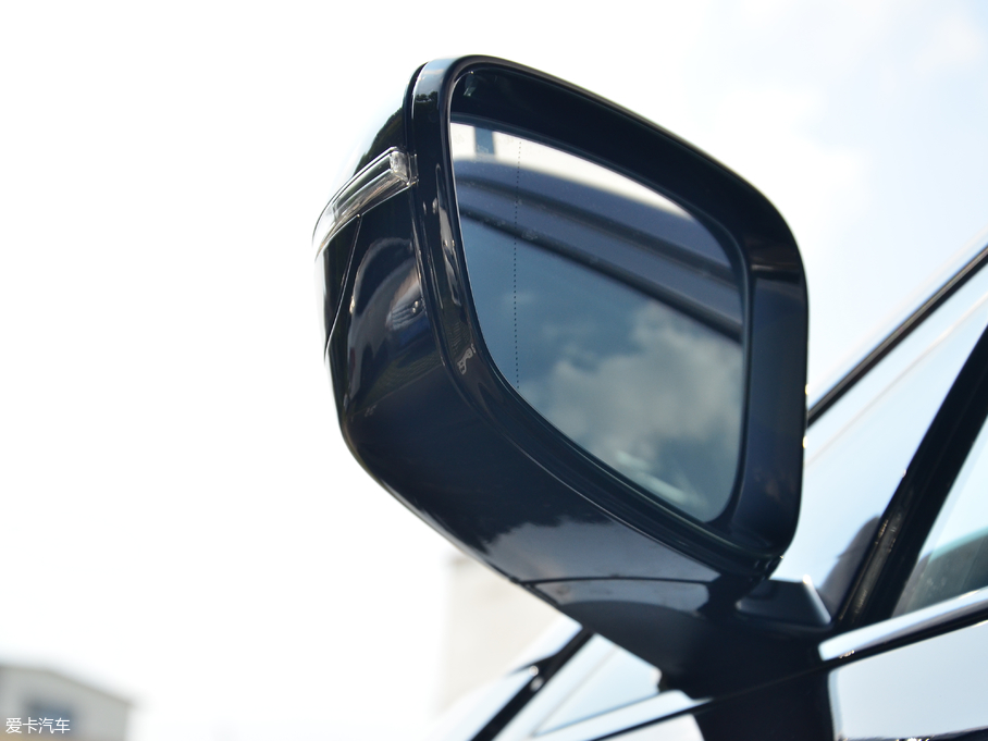 2018R5ϵ Ŀ 525Li M\b