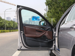 2018530Li xDrive Ab {λ܇T