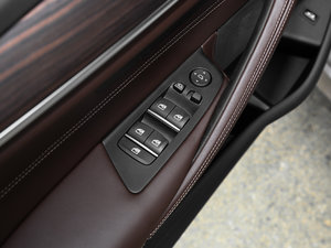 2018530Li xDrive Ab {܇ƅ^(q)	