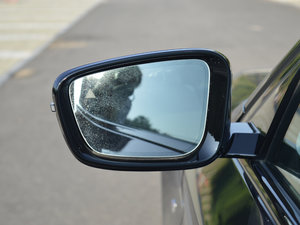 2018530Li xDrive M\b ^