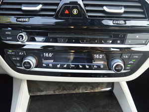 2018530Li xDrive M\b {{