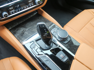 2018530Li  M\b п؅^