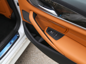 2018530Li  M\b п؅^