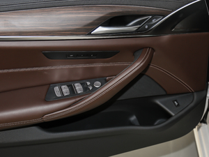 2018Ŀ 530Li I(lng) Ab g