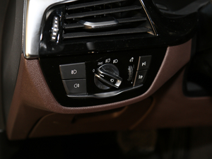 2018Ŀ 530Li I(lng) Ab g