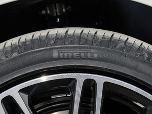 2018Ŀ 530Li xDrive M\(yn)(dng)b ݆̥Ʒ