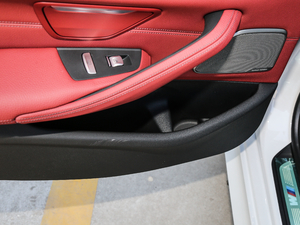 2018Ŀ 530Li xDrive M\b g