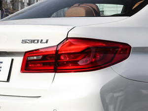 2018Ŀ 530Li I M\b ^