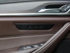 2018Ŀ 530Li xDrive Ab g